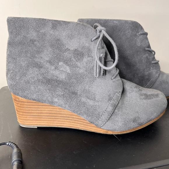 Dr Scholls Women Dakota Wedge Bootie Boots Gray Suede Size 8W Tassel Tie - Picture 4 of 14